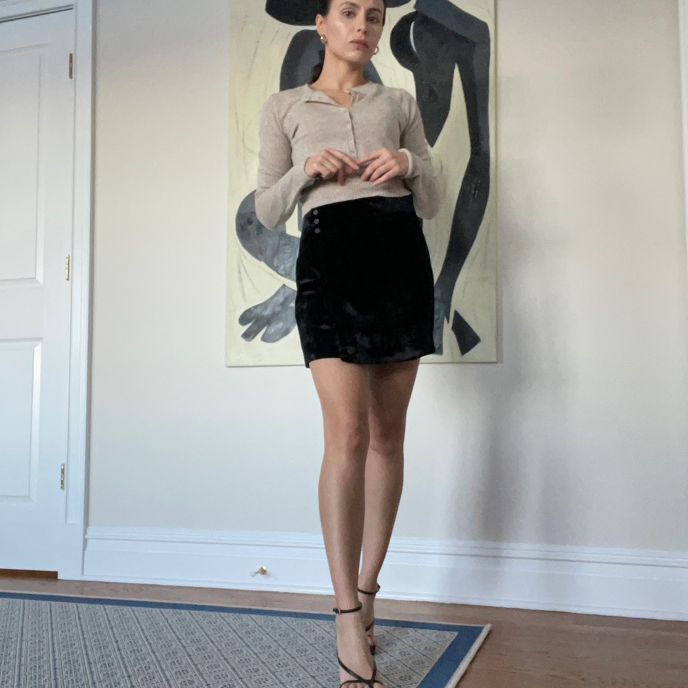 BCBG maxazria black velvet mini skirt xxs